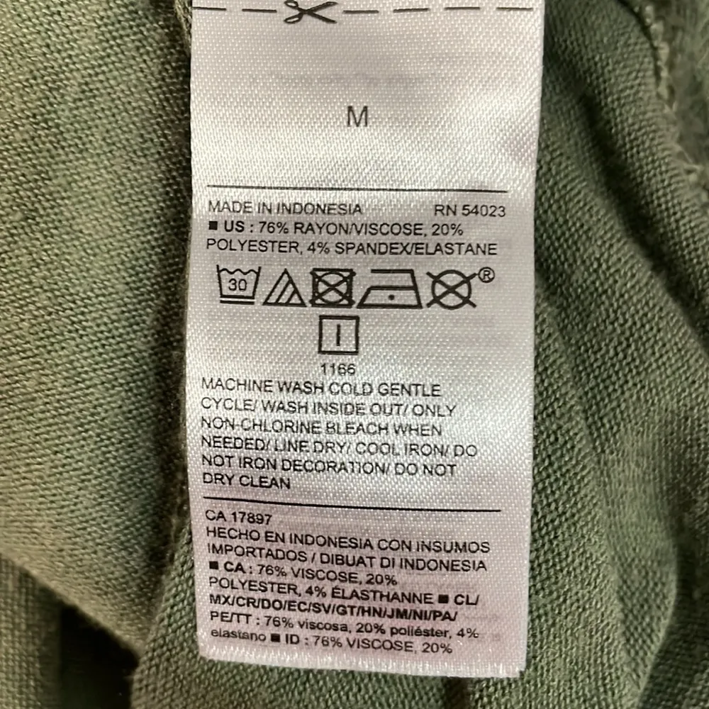 Old Navy Camo Long Sleeve Top - Image 4