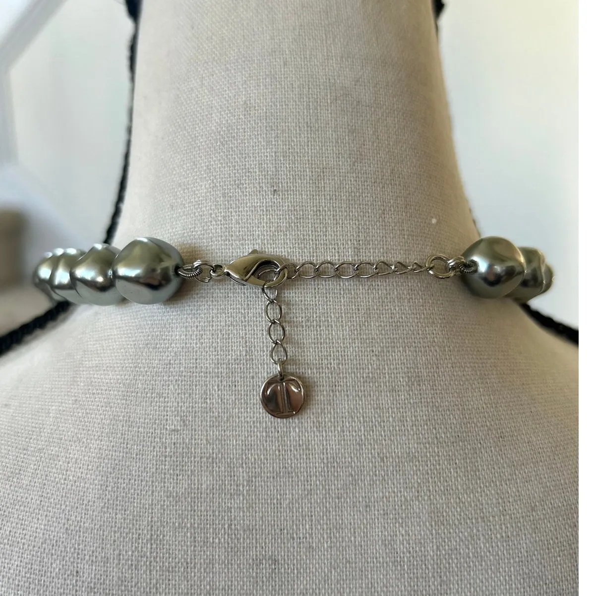 Talbots Grey Faux Pearl Textured Silver Bead Adjustable Choker - Image 2