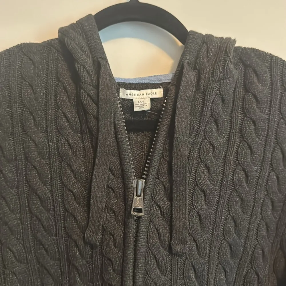 AE Cropped Zip Up Size L - Image 2