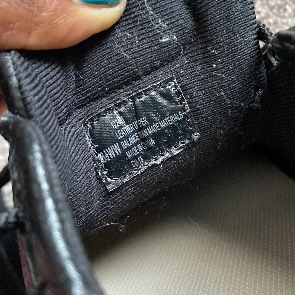 Supremes by Soft Spots Shoes SIZE 8.5 - Image 6