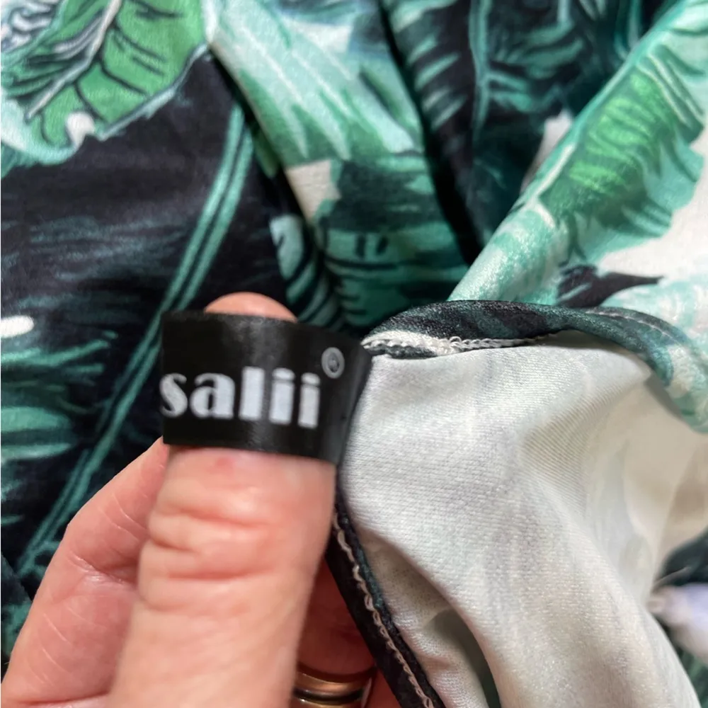 Odosalii Romper tropical pattern green white palm fronds Size M Great for beach Size M - Image 6