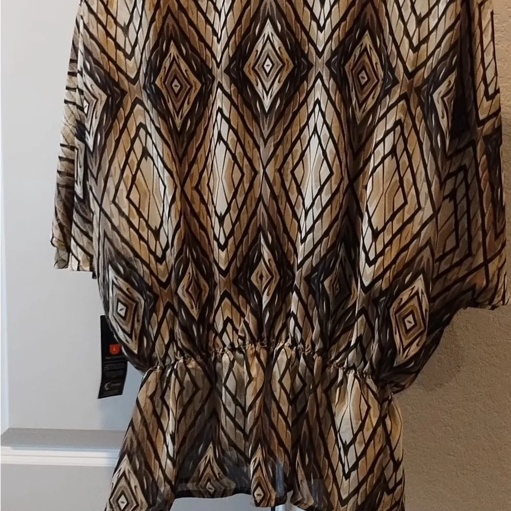 Unique Women's Short Sleeve Blouse Elastic Waist Brown/Black Size L. - Image 2