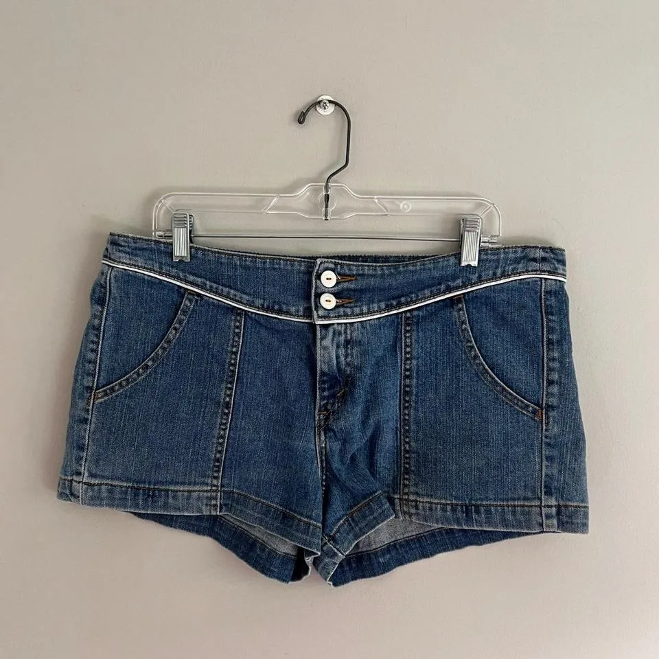Y2K LEVIS WHITE TRIM LOW SLOUCH DENIM MINI‎ MICRO SHORTS - Image 2