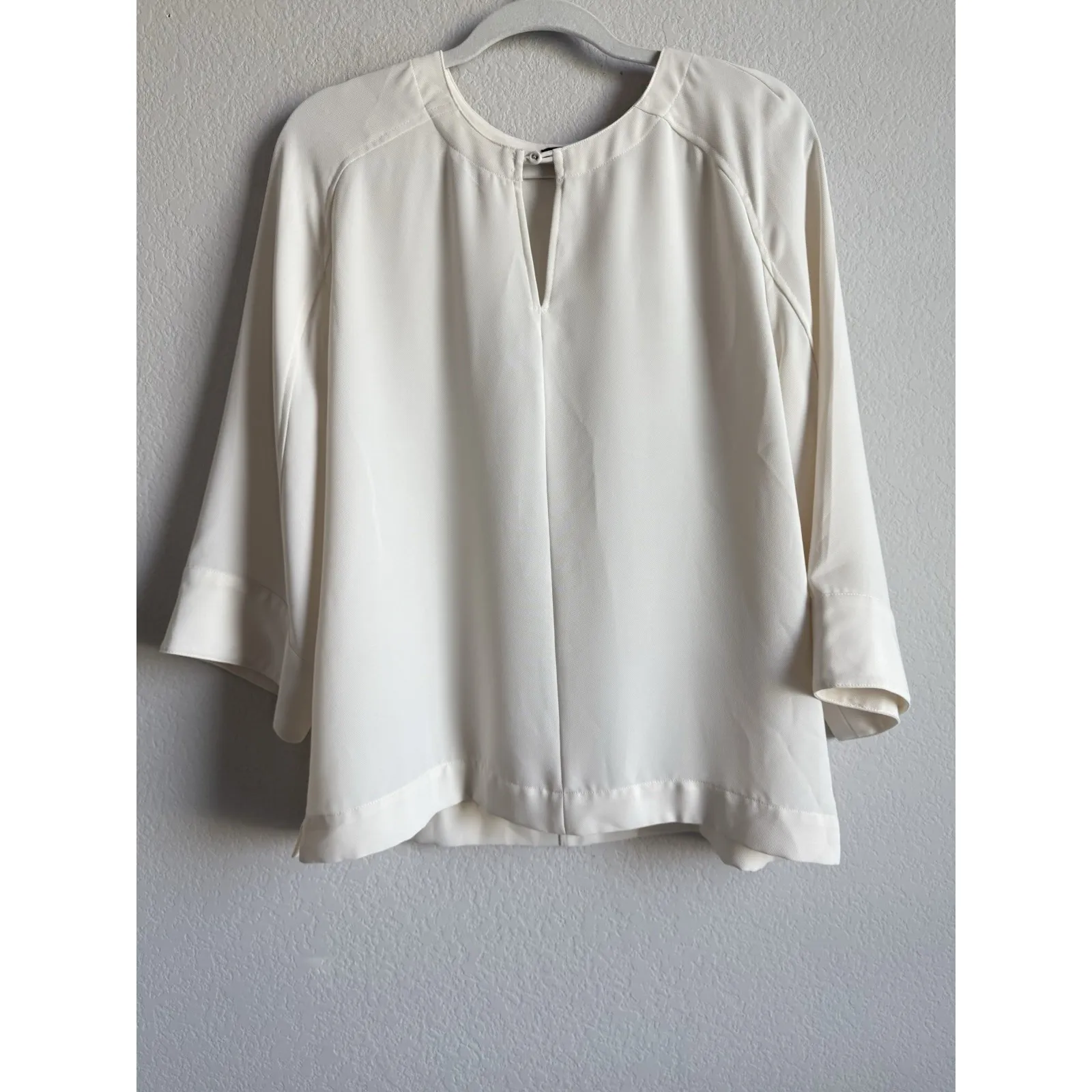 Ann Taylor Women's Wide Dolman Sleeves Ivory Top Blouse Size Large Casual Office - Image 3