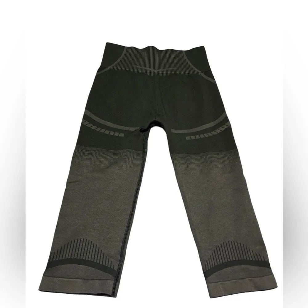 Gymshark Leggings Womens  Black Gray Geo Ombre Seamless Cropped Stretch Gym - Image 3