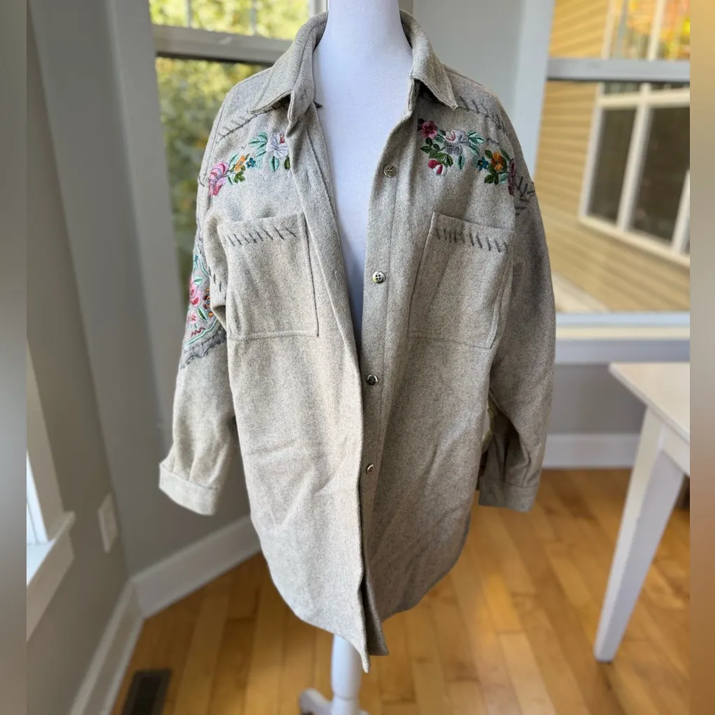 Vintage Together Light Gray Wool Floral Embroidered Shacket Shirt Jacket Medium - Image 10