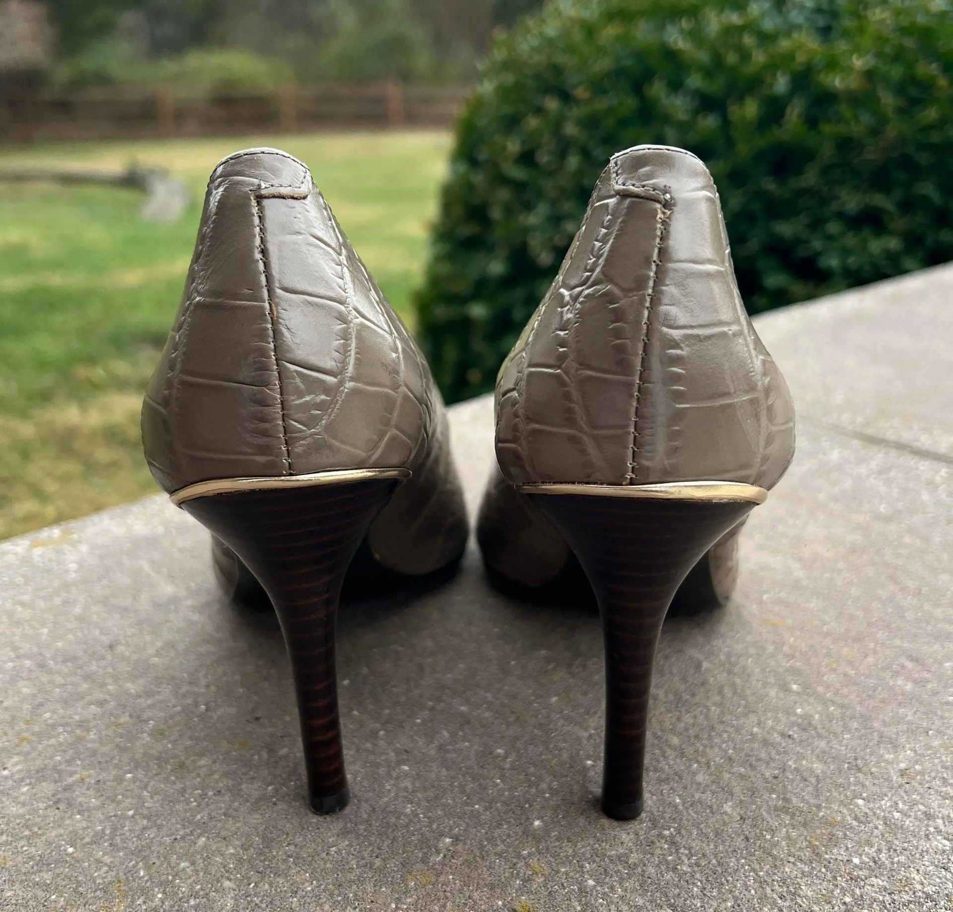 LAUREN  Lanette Crocodile-Embossed Leather Heels - Image 8