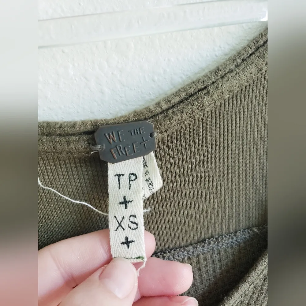 Free People Green High Low Malibu Flowy Thermal - Image 9