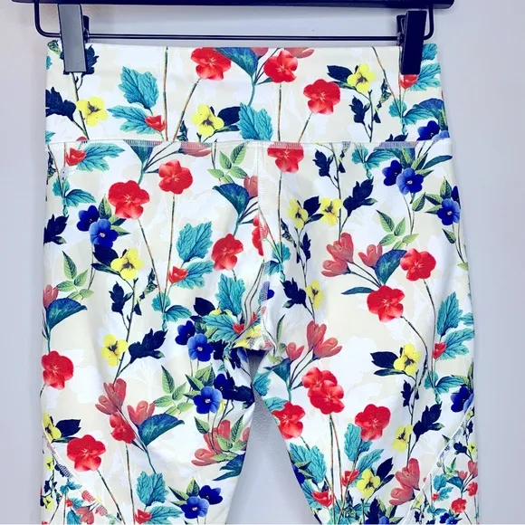Fabletics‎ Powerhold Poppy Field White Floral Cropped Leggings Size XXS - Image 7