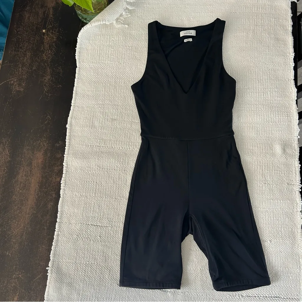 Babaton Black V-Neck Sleeveless bodysuit - Image 5