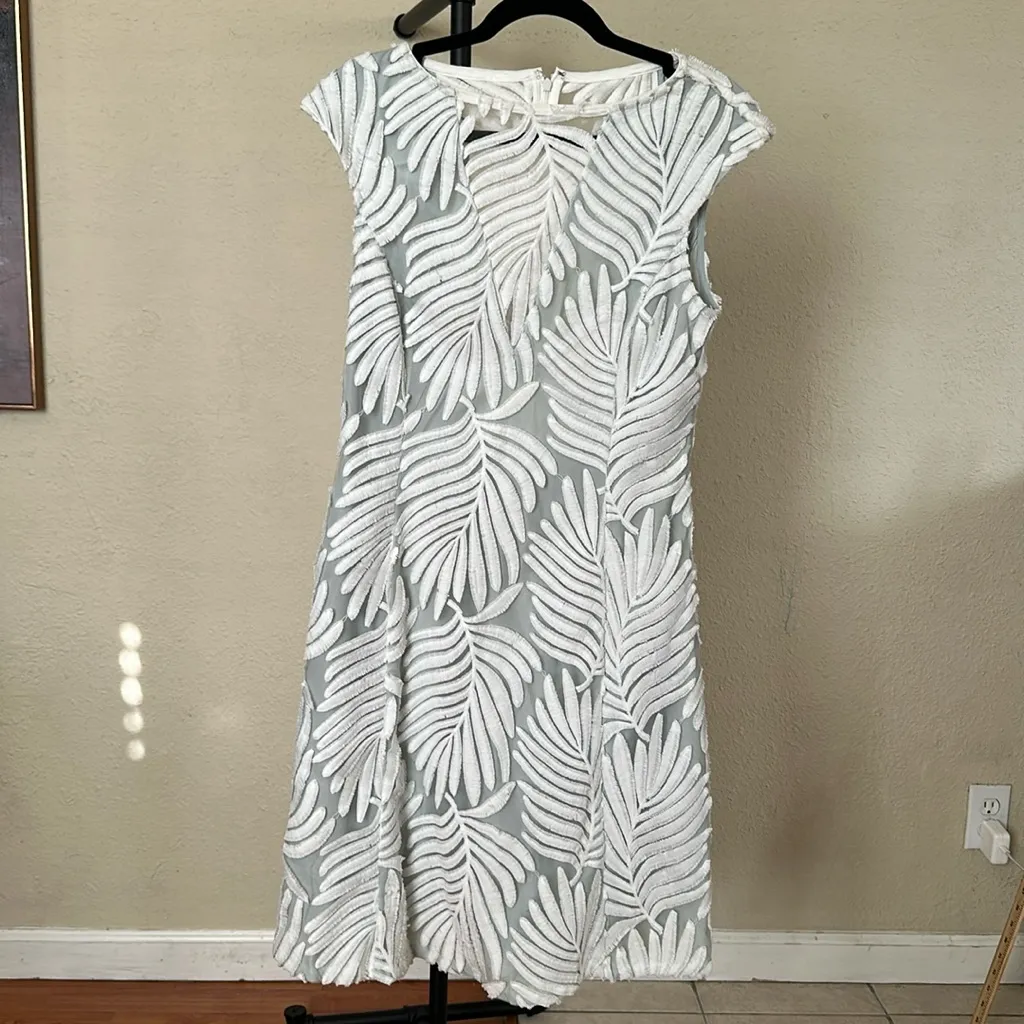 NWT Reiss Midi dress Hexa Textured fit of white pistachio‎ size 8 - Image 2