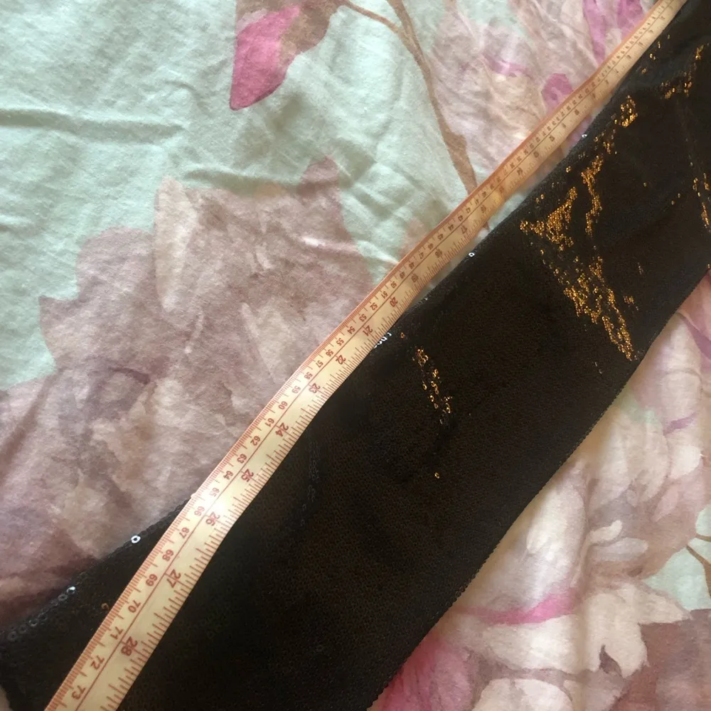 Alice + Olivia  Sequin leggings NWOT - Image 6