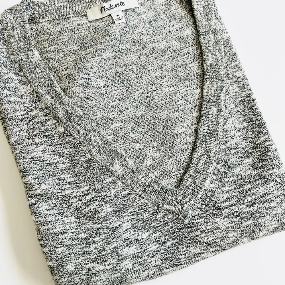 Madewell Gray Heather V-Neck Short Sleeve Sweater Medium - Image 2