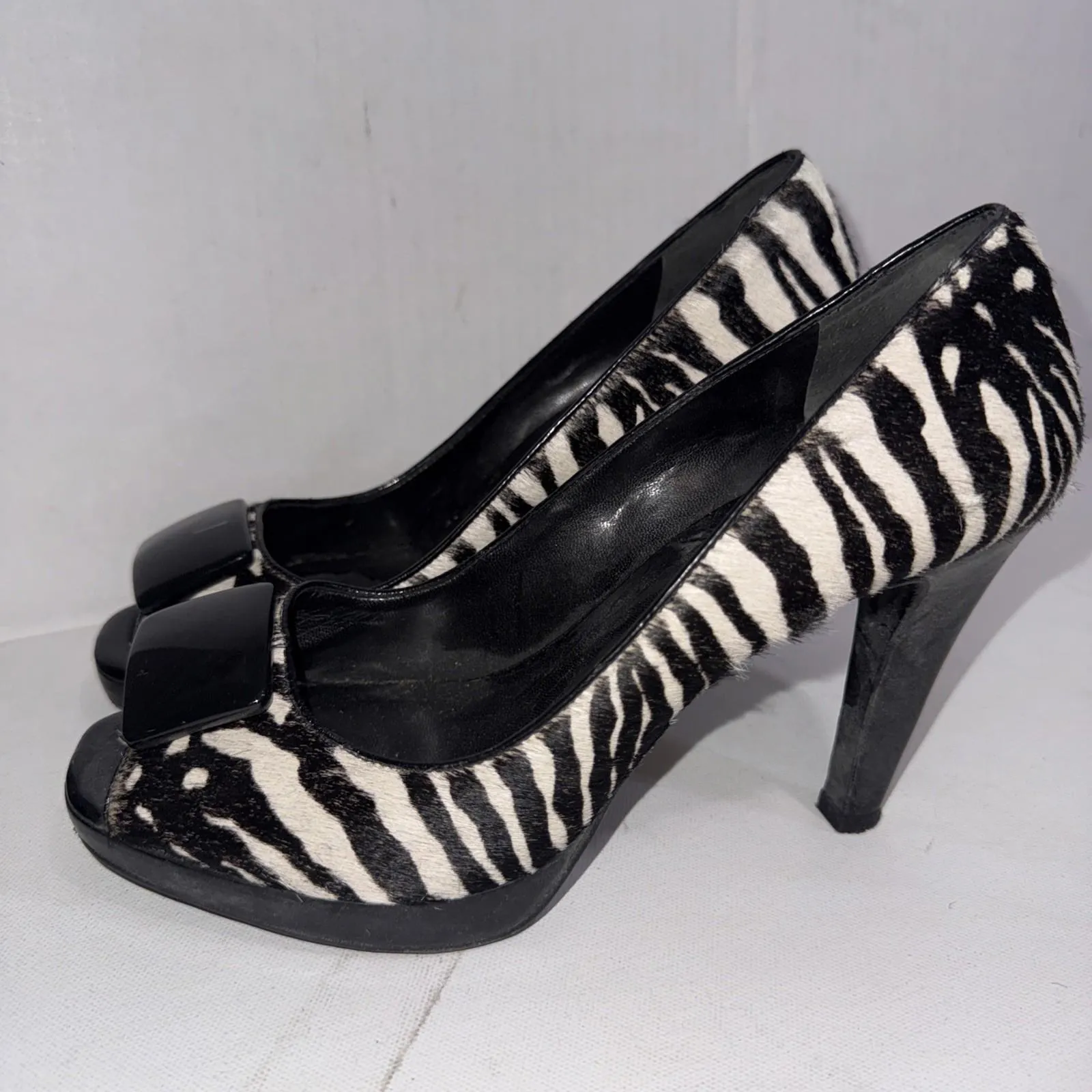 Vintage Y2K Ann Taylor Pumps Zebra Print Calf Hair Black Peep Toe High Heels 8.5 - Image 2