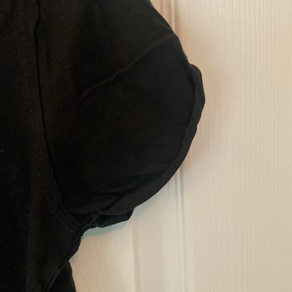 Ooh La Luxe Raw Hem Crop Top Crew Neck T Shirt Black - Image 3