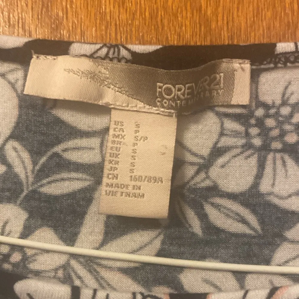 Forever 21 Small Black and White Skirt - Image 3