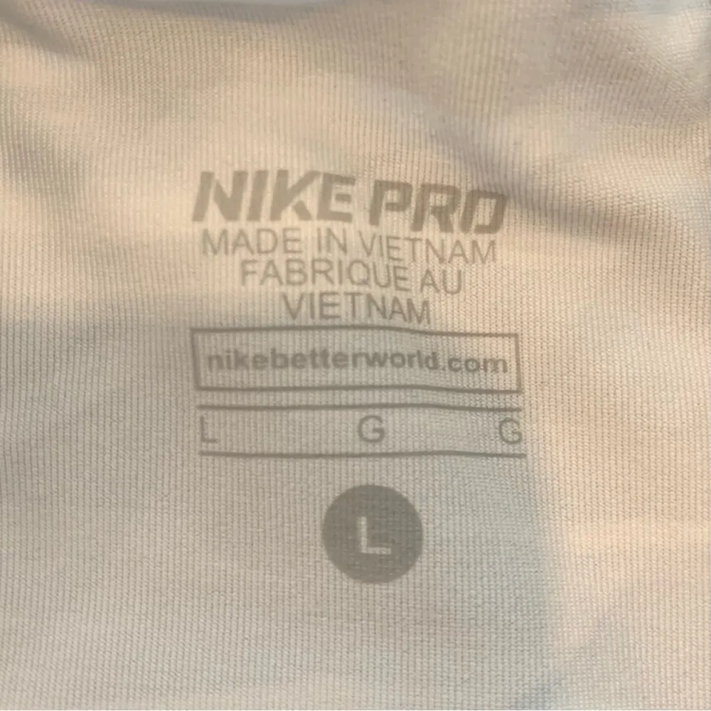 Women's Nike Pro black white Haze Compression Fit Capri Leggings - Image 7