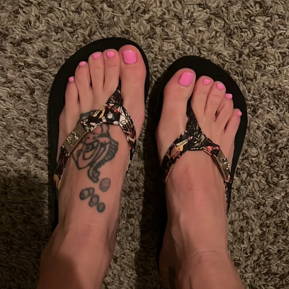 Guess wedge flip flop sandals - Image 8