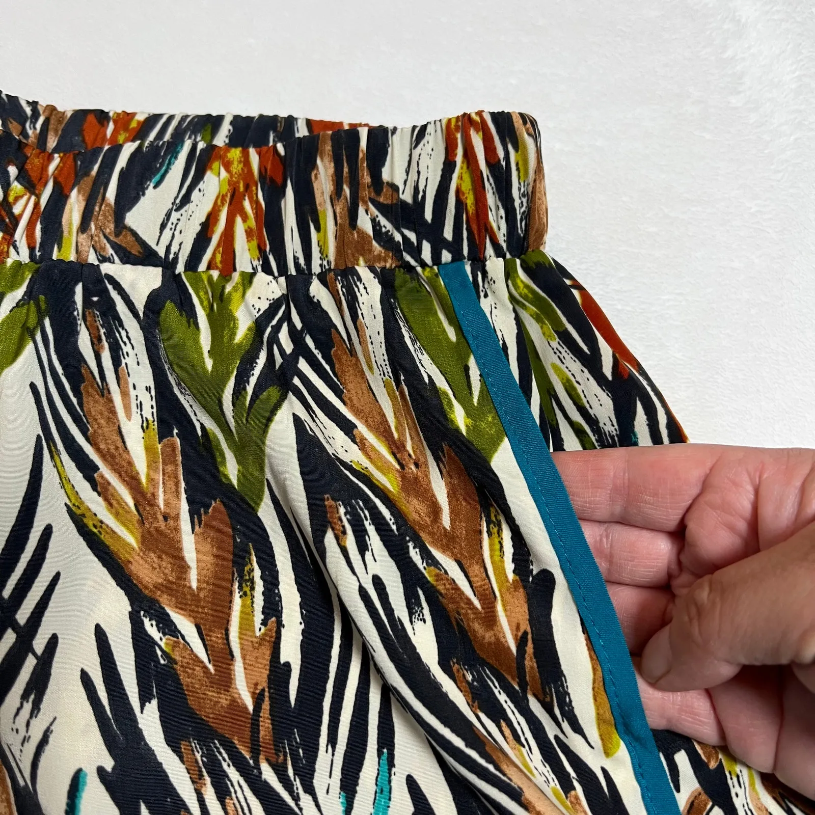 Women's High Rise Leaf Print Pull On Pants Size XXS Colorful Boho Hippie Festival White - Image 4