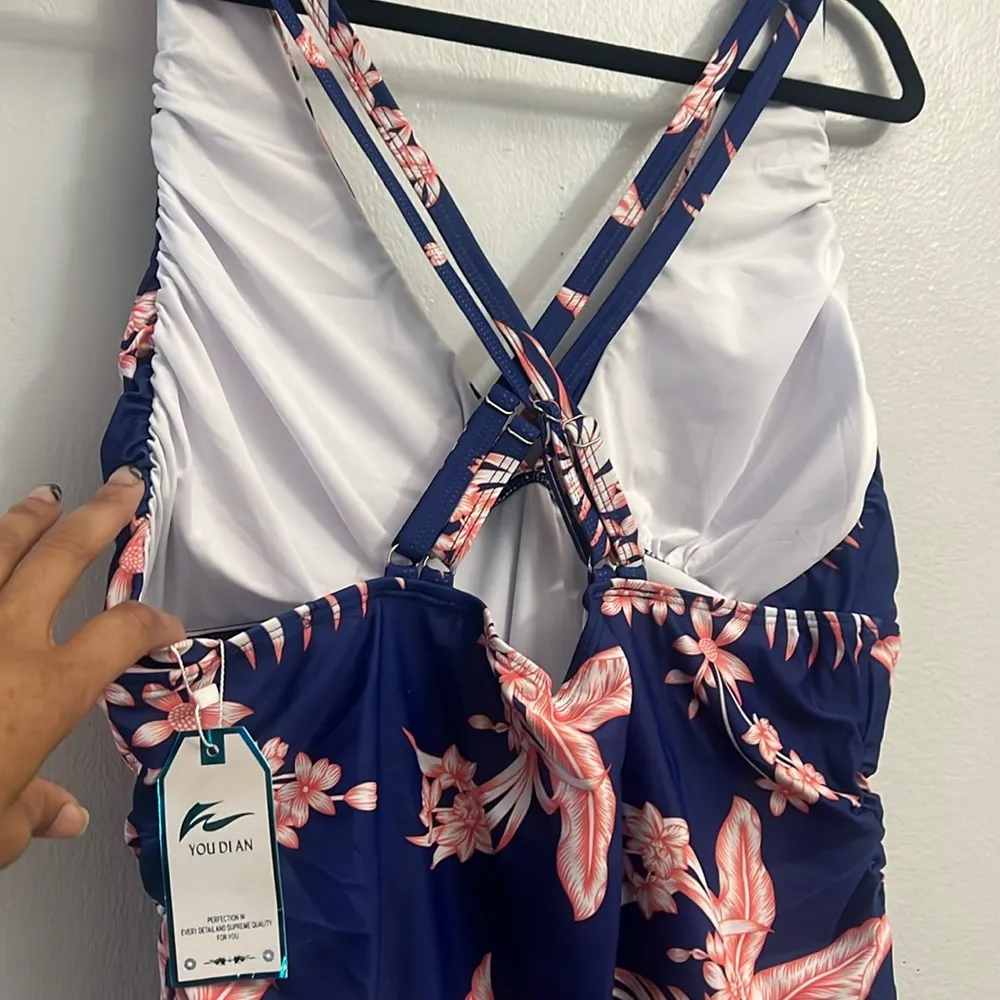 New 4X Floral Print Swimsuit Features criss - Image 10