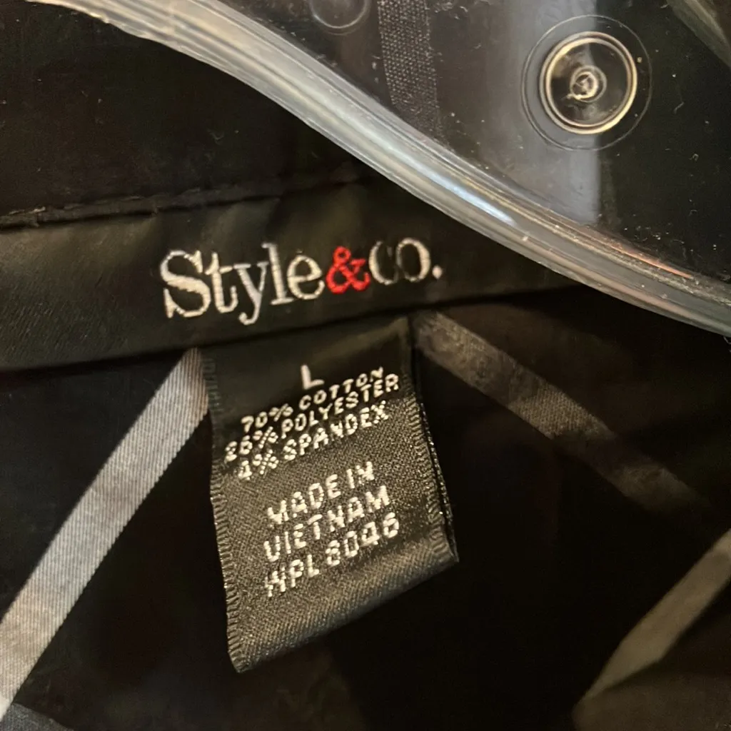 FINAL MARKDOWN Style and company blouse large - Image 3