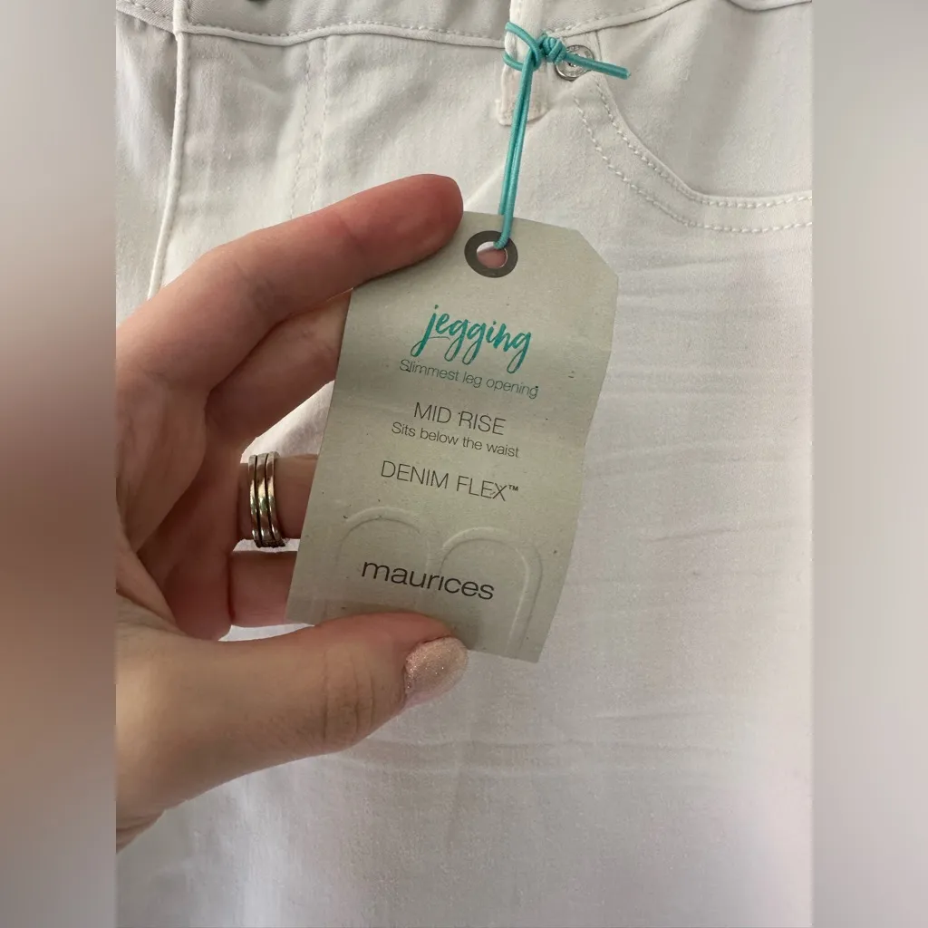 NWT White Maurice’s Jegging - Image 3