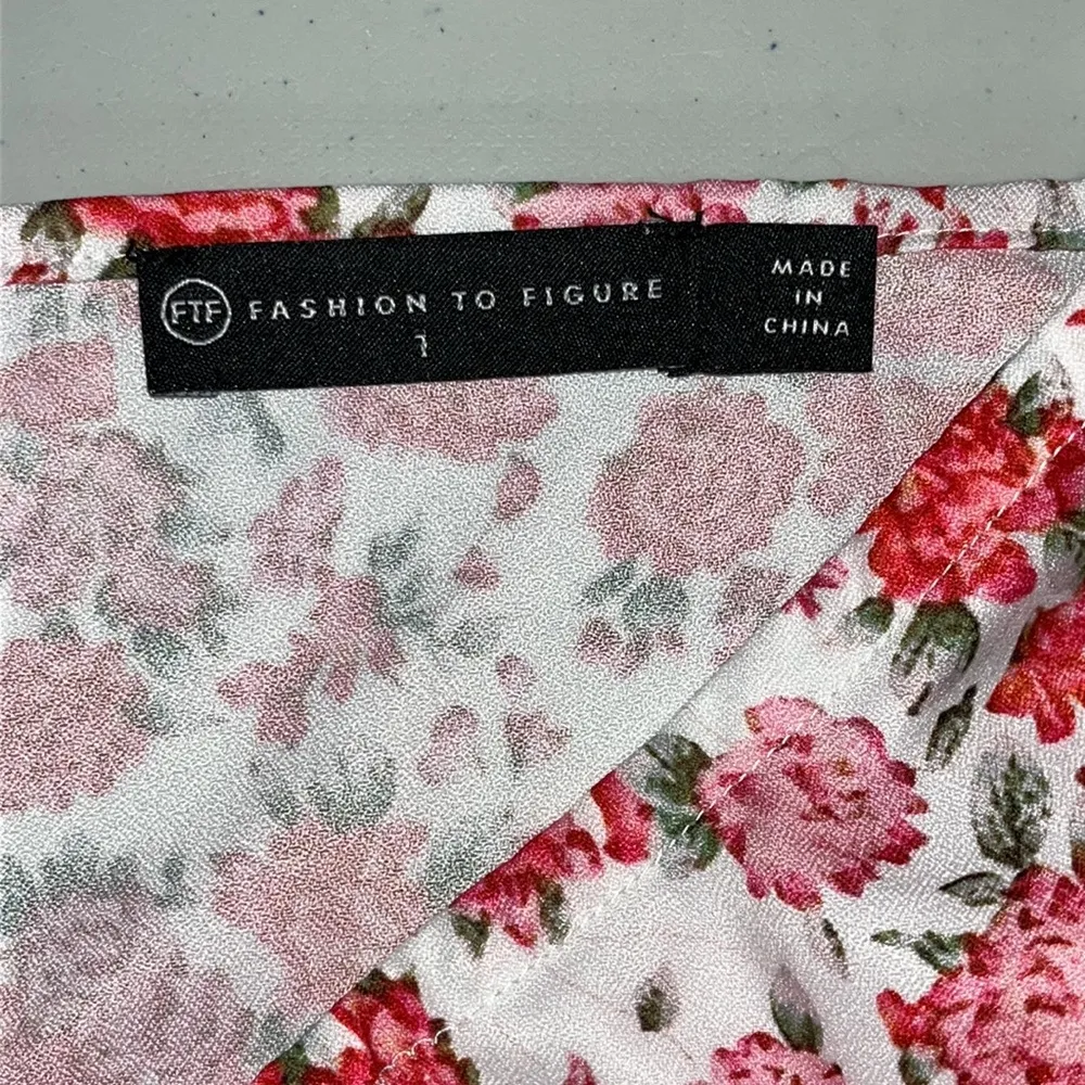 FTF Fashion to Figure Size 1 Floral Print Puff Sleeve Mini Fit & Flare Dress - Image 5