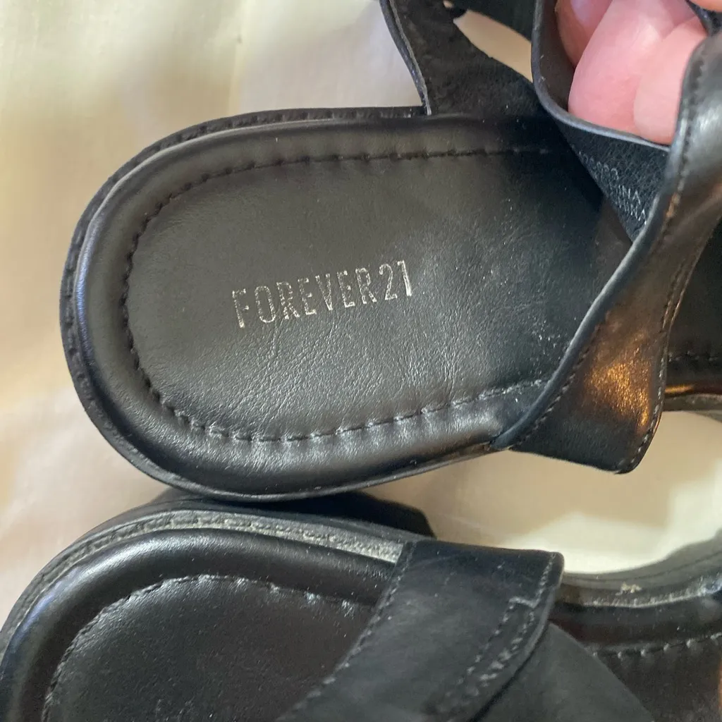 Forever 21 Black Strappy Sandals - Image 4