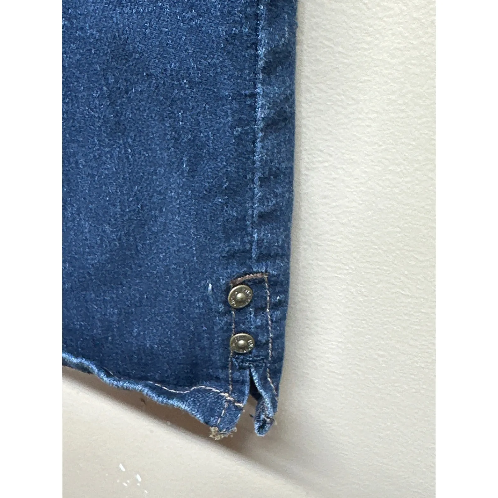 Gloria Vanderbilt Amanda All Around Slimming Effect Capris Womens 18W Dark Wash - Image 3