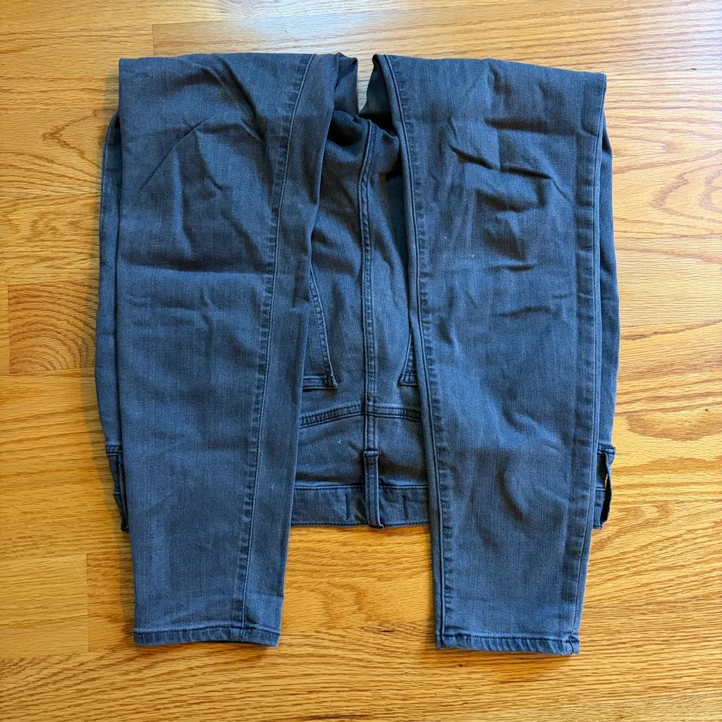 Madewell 9" Mid-Rise Roadtripper Supersoft Jeans in Ashmont Wash size 32 - Image 9