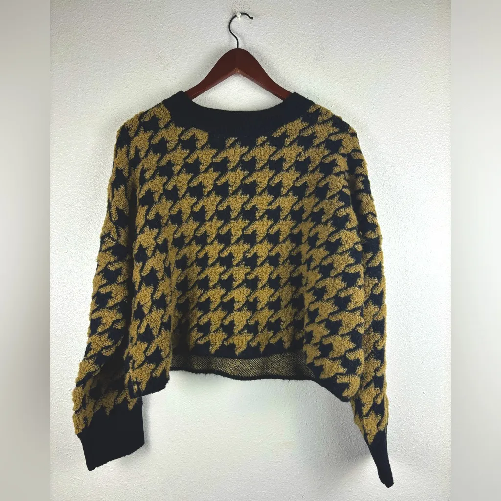 Max Studio Jacquard‎ Houndstooth Medium Cropped Brown Black Crewneck Sweater - Image 2