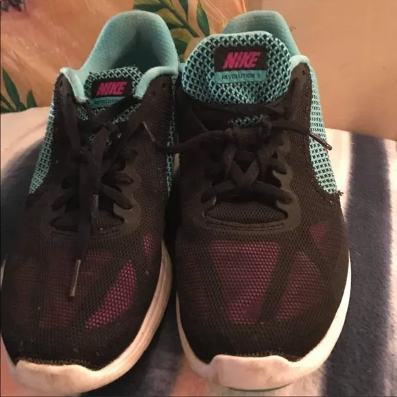 Blue and black Nike revolution 3 shoes - Image 2