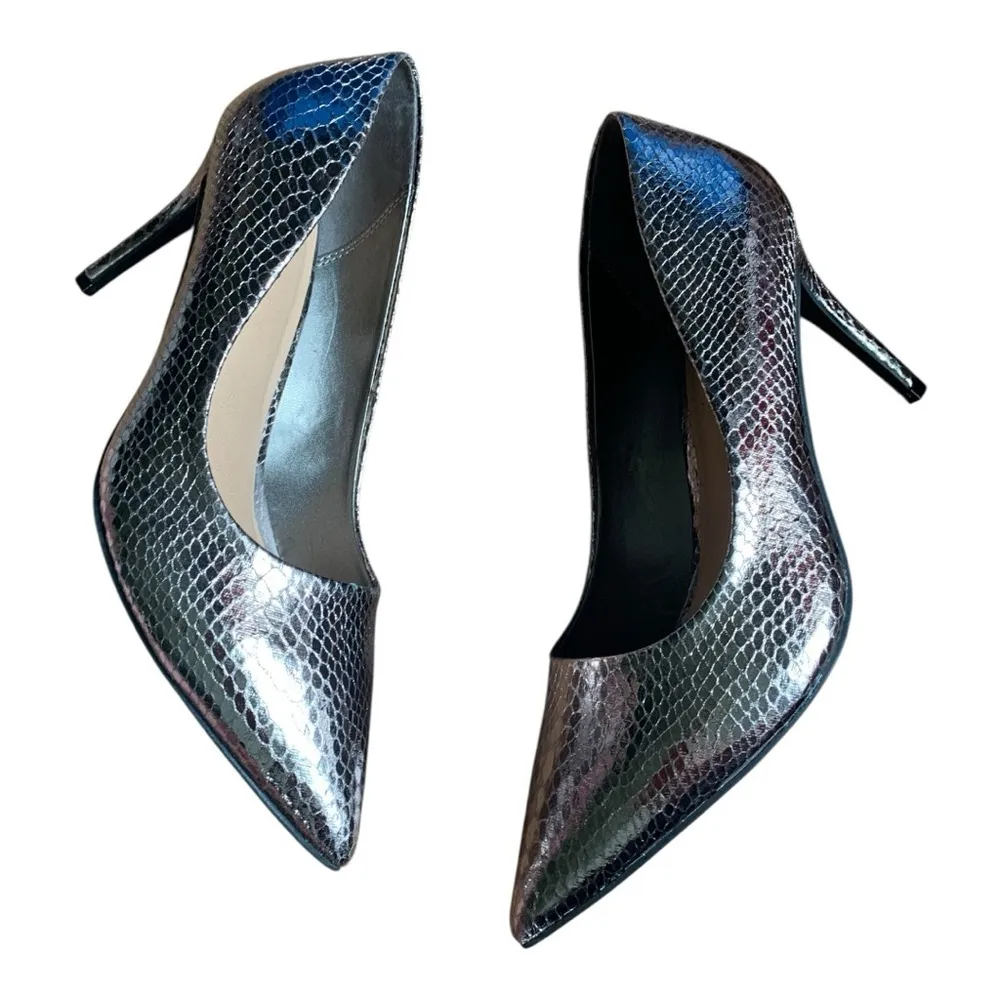 Torrid size 8.5 pewter silver pointed toe pumps silver heels snakeskin texture - Image 7