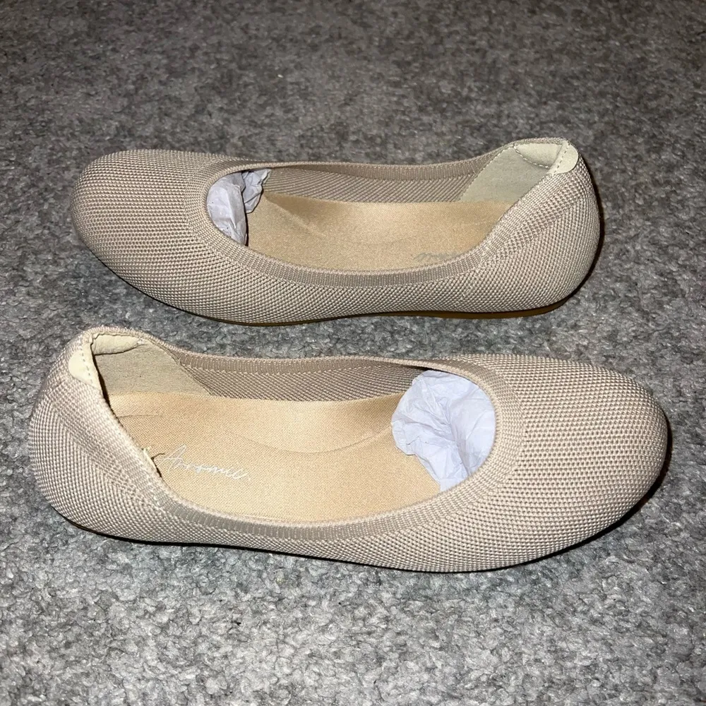 Tan Slip On Flats NWT Size 7 - Image 8