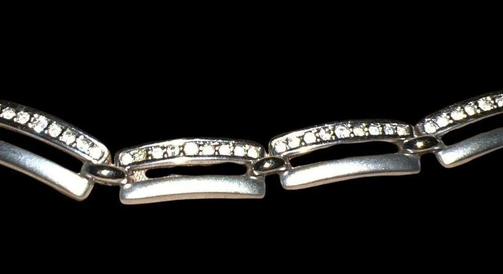 Nwot Pretty silver necklace with tiny sparkle stones Silver - Image 4