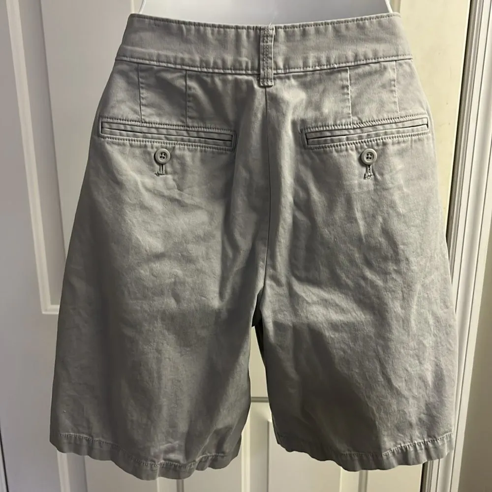 LOFT Light Grey Bermuda Cotton Shorts with Pockets- Size 8 Curvy - Image 6
