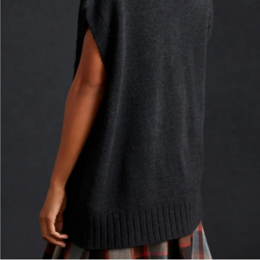 Anthropologie Oversized Cable-Knit Sweater Vest – Black - Image 4
