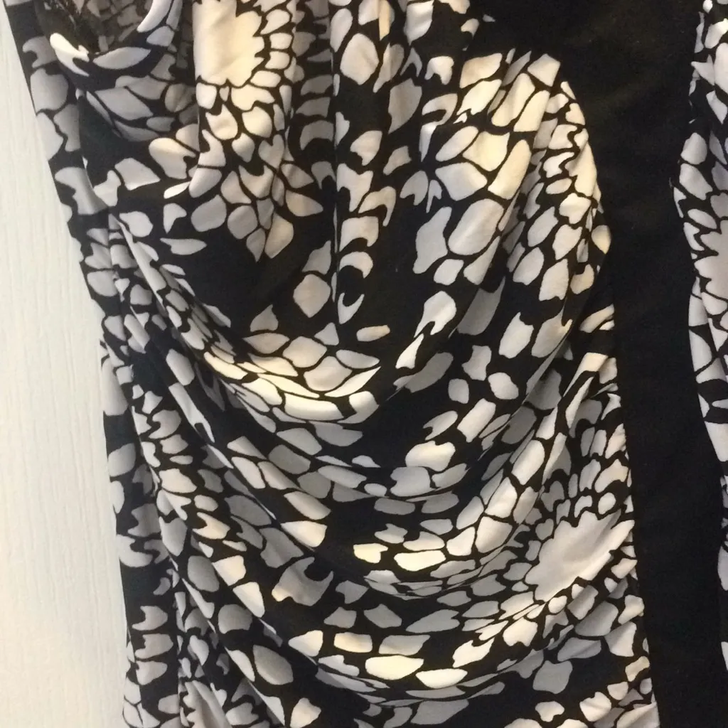 Studio 1940 FINAL MARKDOWN Ladies’ Classy  Ruched Top (M) - Image 2