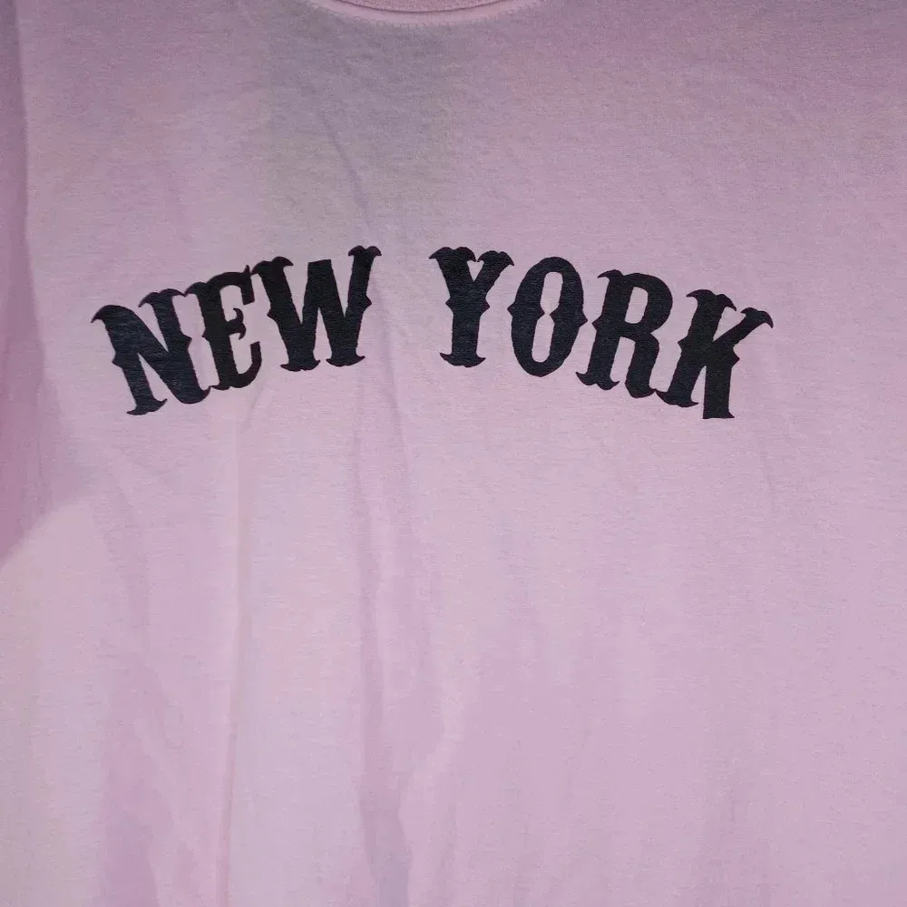 Prettylittlething baby pink New York t-shirt NWT - Image 2
