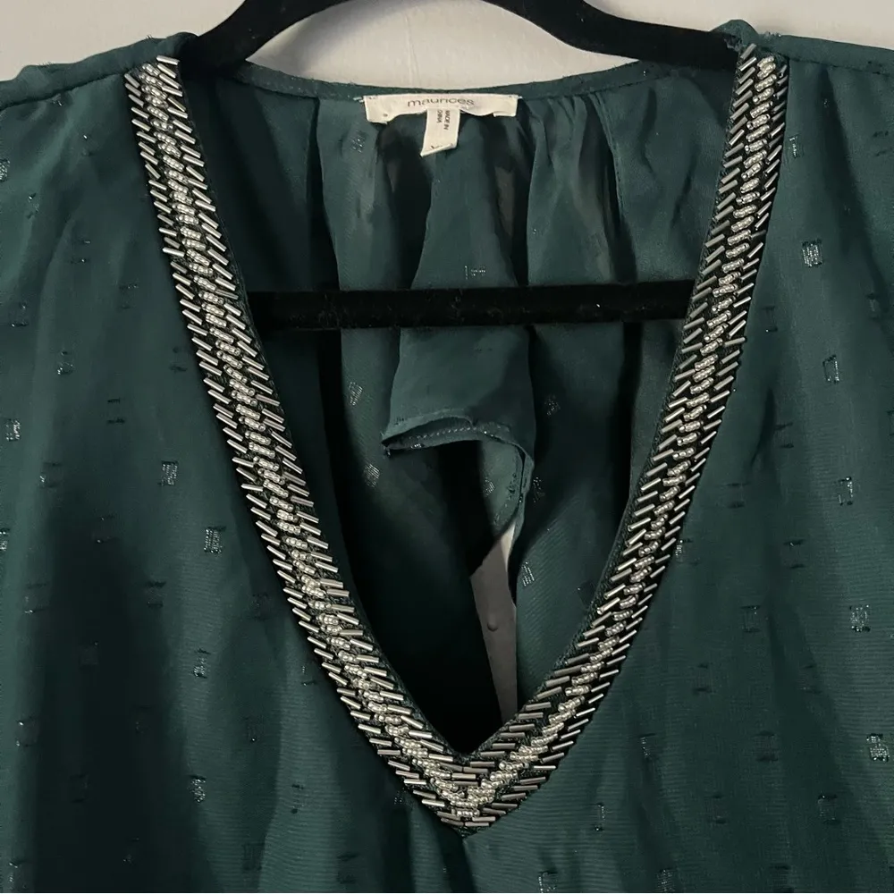 Maurices Vneck Embellished Sleeveless Emerald Green Top Flowy Open Back size XL - Image 2