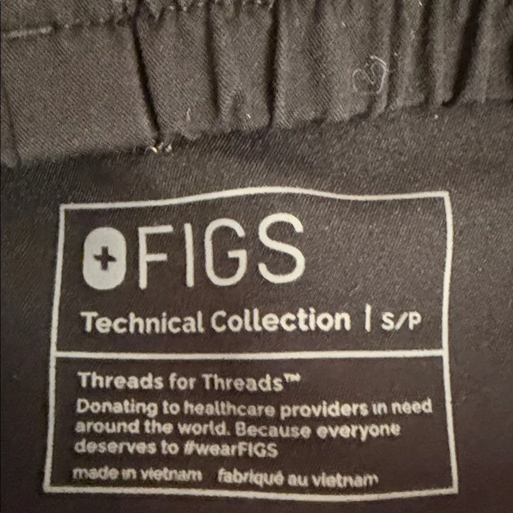 FIGS high waisted Black Jogger scrub pants - Image 5