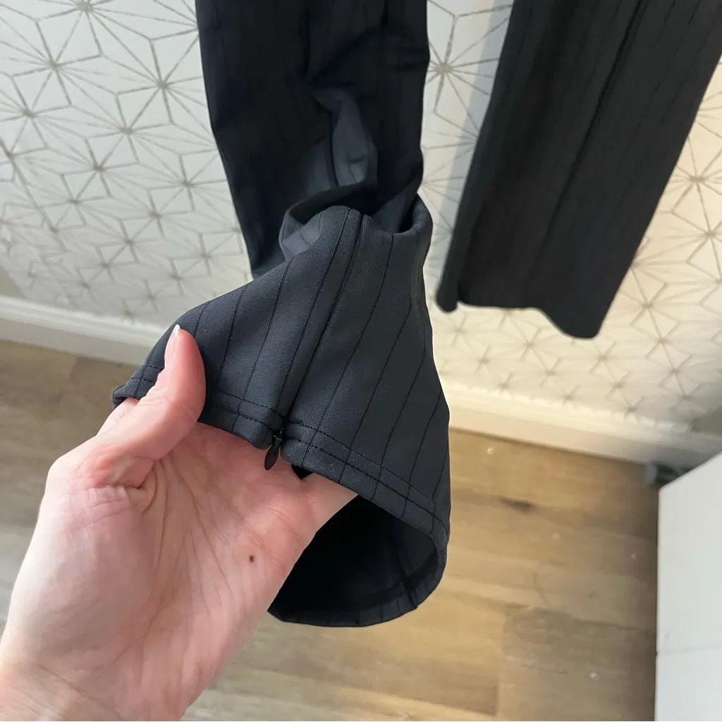 Alo Yoga High-Waist Pinstripe Zip It Flare Legging - Image 7