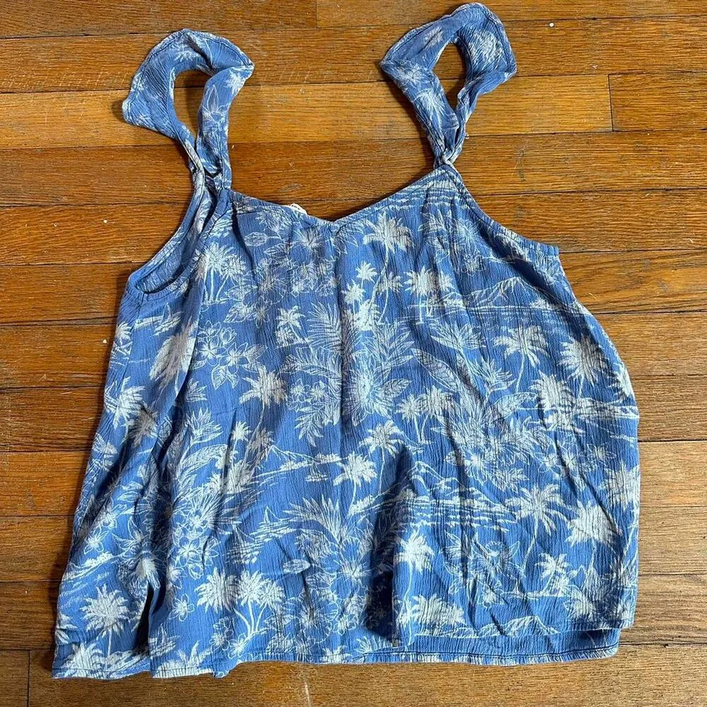 American Eagle NWT Blouse Button Down Hawaiian Print - Image 3