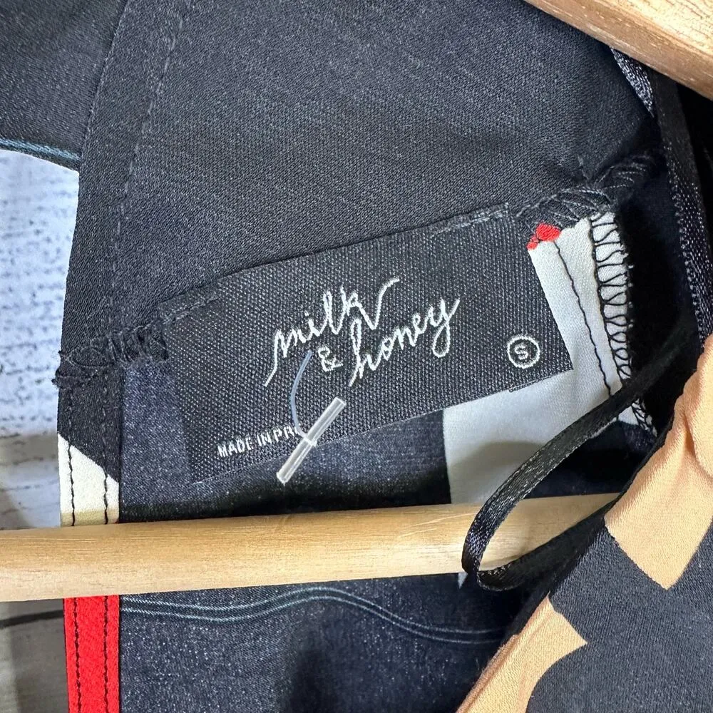 Milk and Honey Womens size Small Abstract Print Red Black Blouse 34164T NEW - Image 4