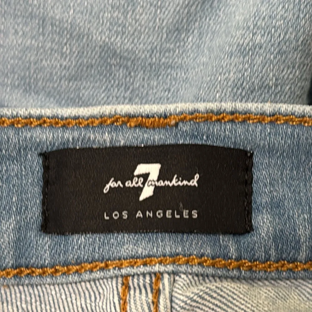 7 For All Mankind Women's light wash Denim Mid Roll Shorts Size 26 - Image 11