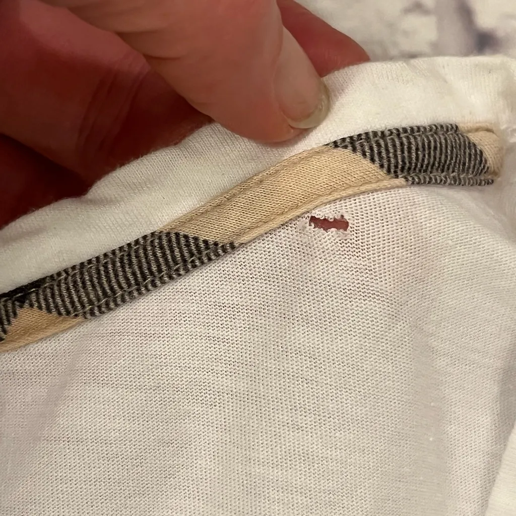 Burberry Brit White V-Neck Shirt slim tee with signature Plaid Cuffs S - Image 8