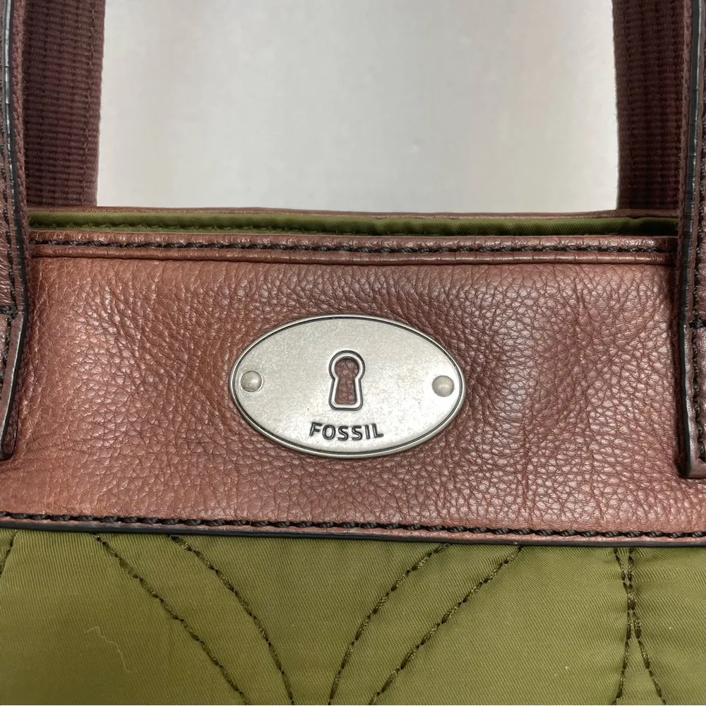 Vintage  Quilted Purse Tote Flower Boho Leather Zipper Olive Green Brown - Image 3