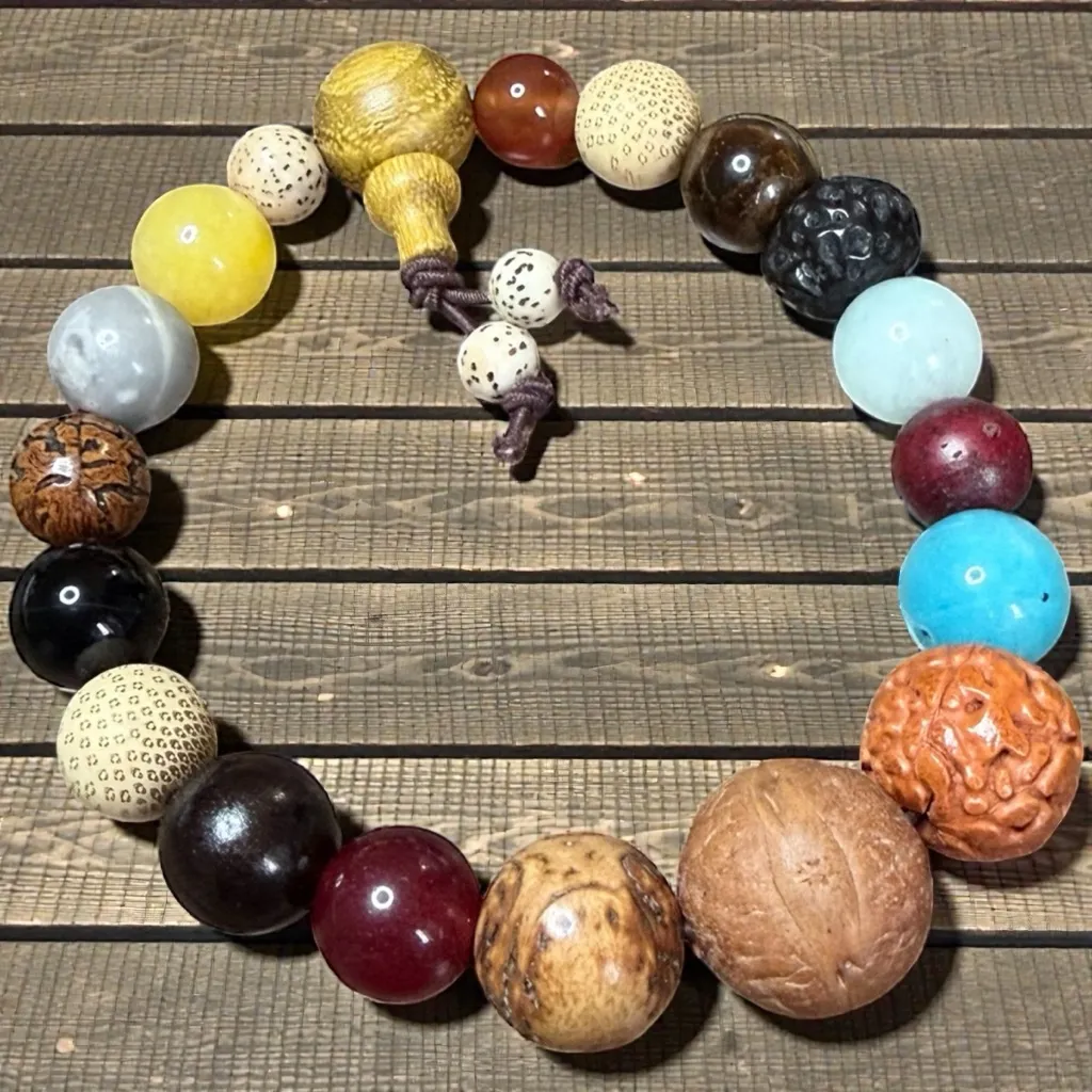 Bodhi 18 Bead Adjustable Bracelet New - Image 3