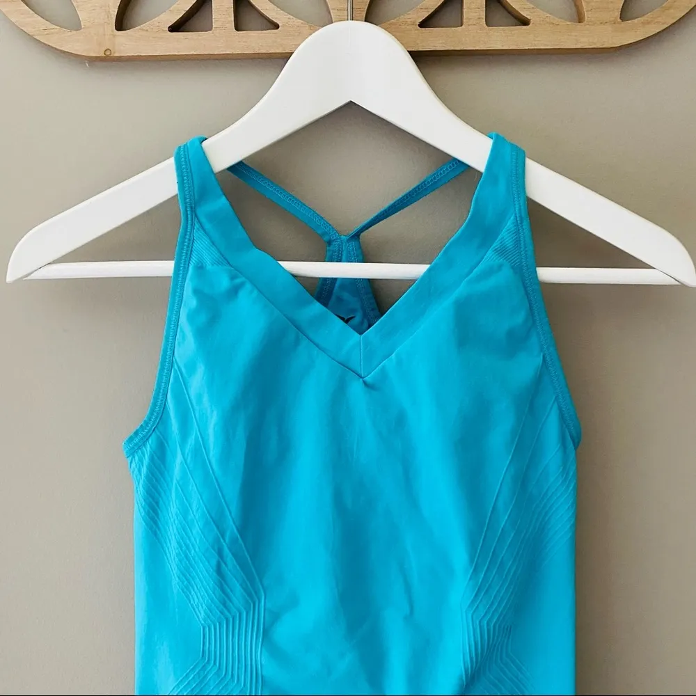 Old Navy Active Wear Tank Top Blue Sz Medium - Image 6