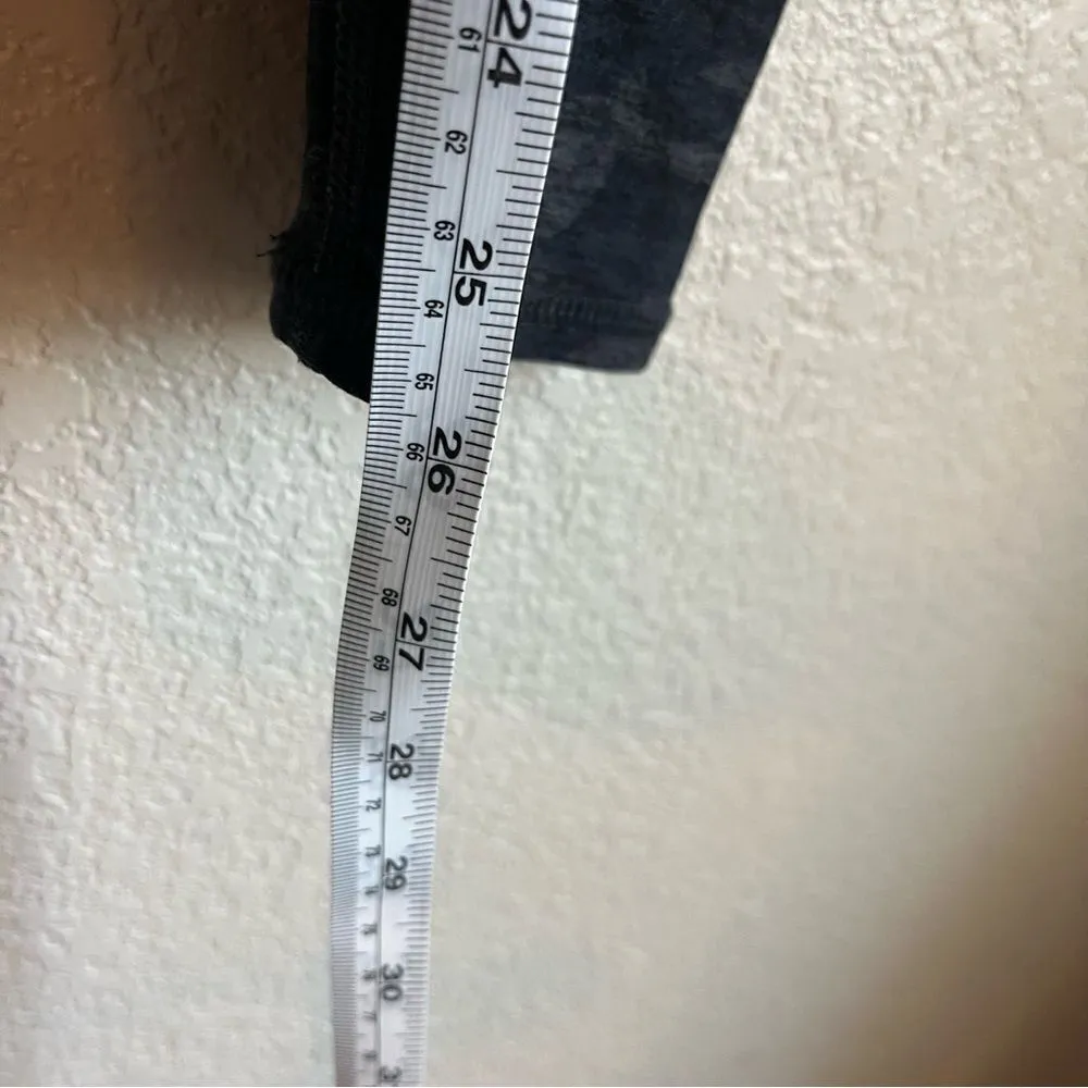 Vuori Gray Navy Camo Legging - Image 6